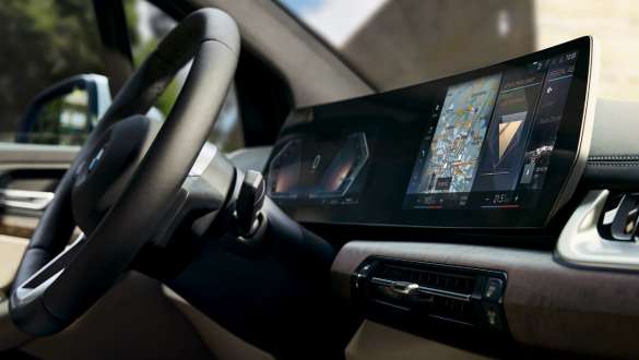 Moderan dizajn enterijera BMW Serija 2 Active Tourer U06 2021 BMW Serija 2 Active Tourer U06 2021 unutrašnjost kokpita s BMW zakrivljenim ekranom