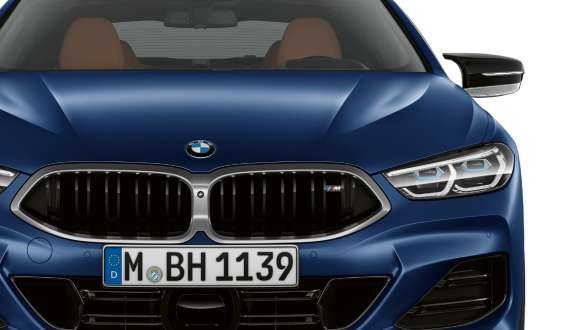 M prednje rešetke i spoljni retrovizori BMW M850i xDrive Gran kupe G16 LCI Facelift 2022 BMW M850i xDrive Gran kupe G16 LCI Facelift 2022 BMW Individual Frozen tanzanite plava boja M prednje rešetke i spoljni retrovizori