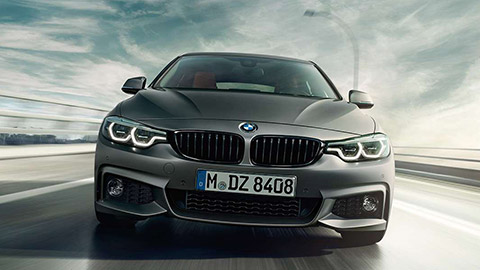 BMW Gran Coupé serija 4 F36 pogled spreda u vožnji BMW serija 4 BMW Gran Coupé serija 4 F36 pogled spreda u vožnji