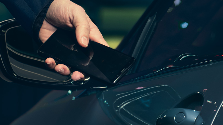 BMW X7 M50i M50d G07 2019 Digitalni ključ pametni telefon izbliza