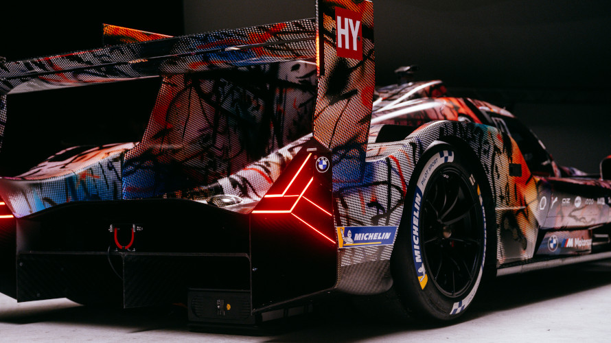 BMW M HYBRID V8 KAO UMETNIČKO DELO BMW M HYBRID V8 KAO UMETNIČKO DELO