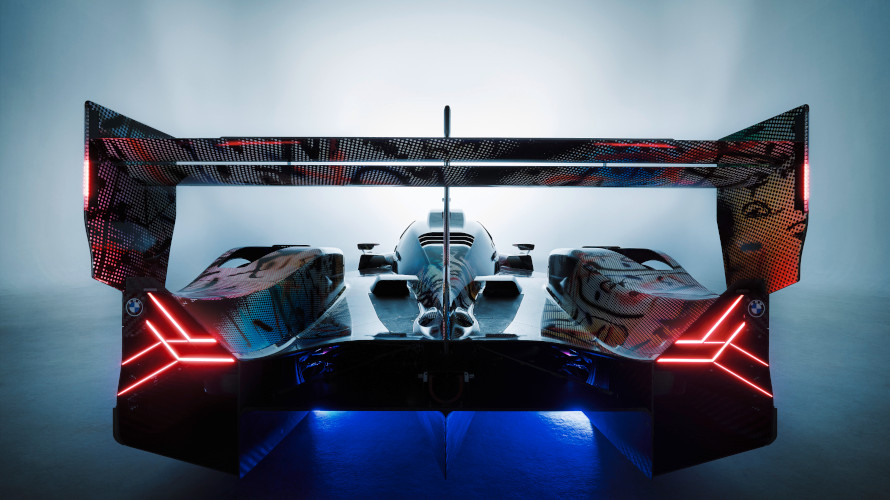 BMW M HYBRID V8 KAO UMETNIČKO DELO BMW M HYBRID V8 KAO UMETNIČKO DELO