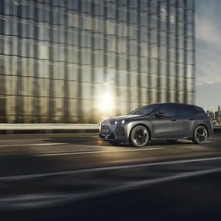 BMW iX M70 na prvi pogled