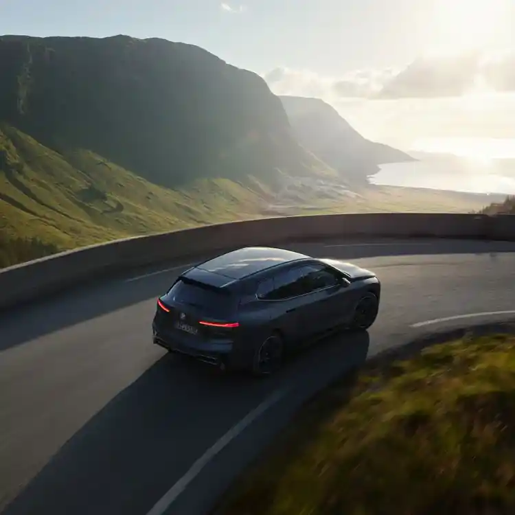 BMW iX M70 BMW Finansijske usluge