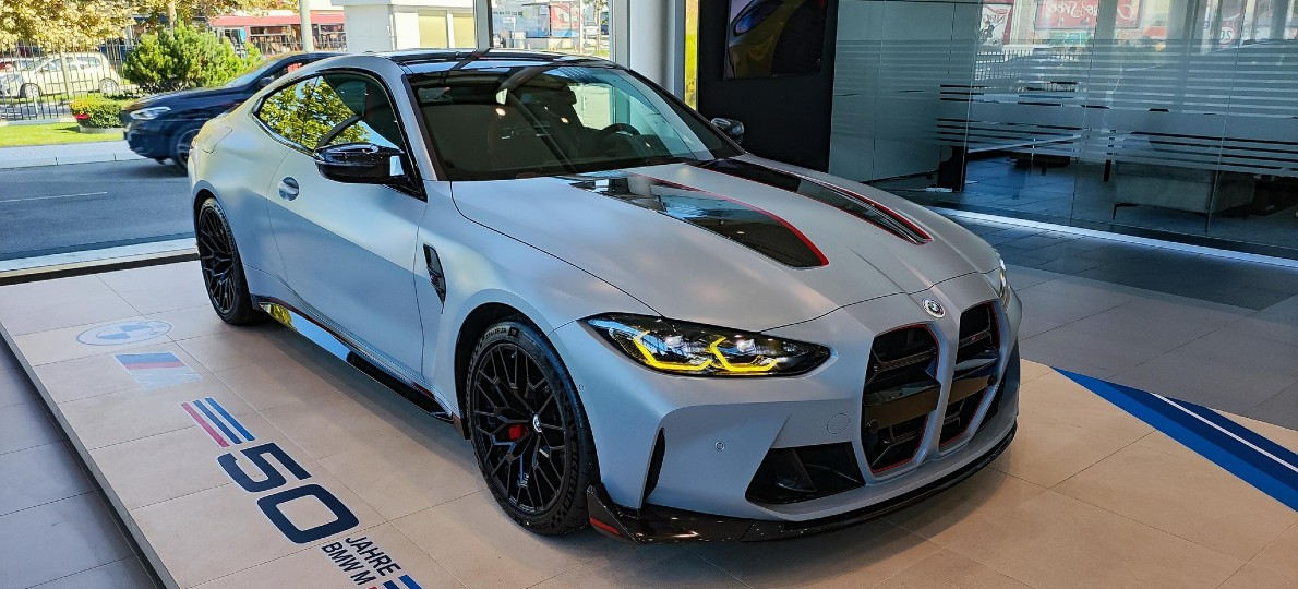 Potpuno novi BMW M4 CSL – jedan od 1.000!