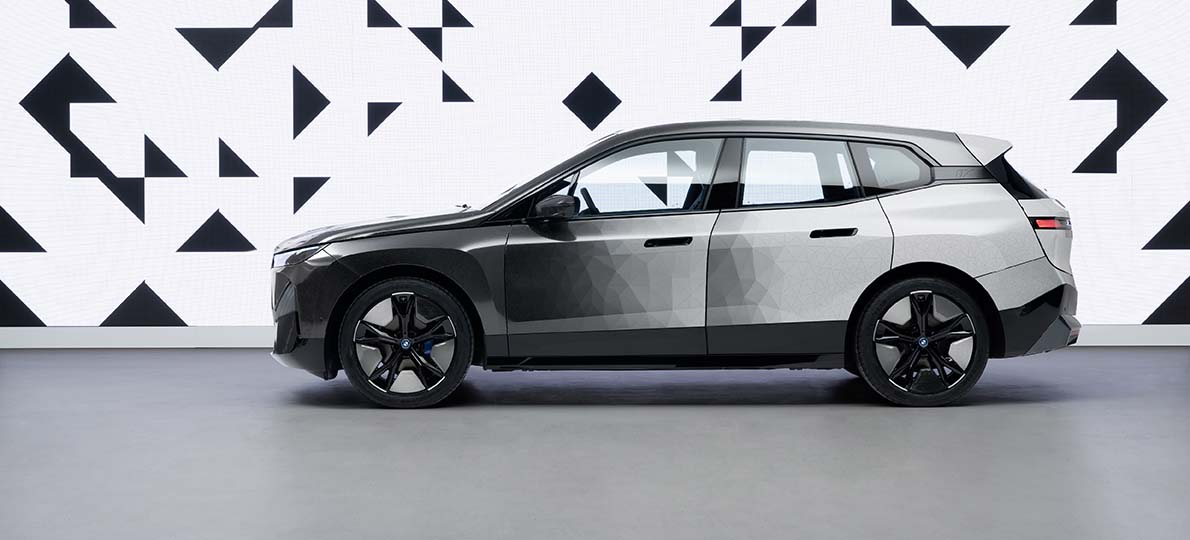Magična promena boje eksterijera: BMW iX Flow sa E Inkom