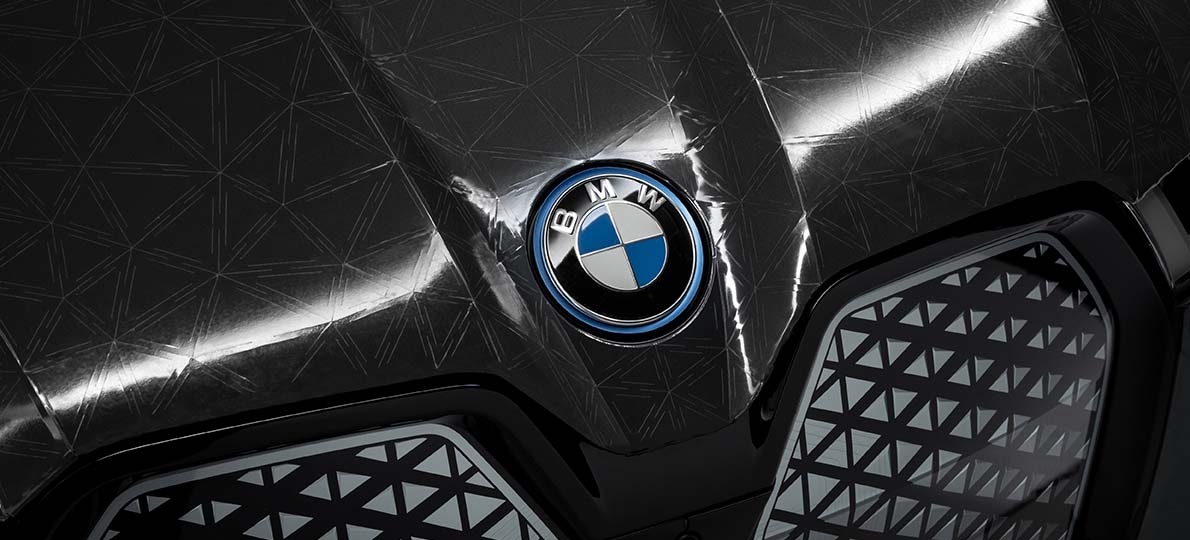 Magična promena boje eksterijera: BMW iX Flow sa E Inkom