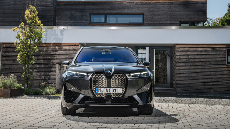 m5 - 1 BMW iX najbolji električni automobil po Consumer Reports-u