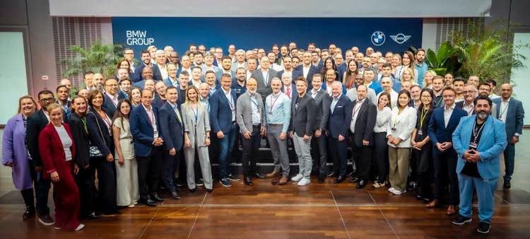 Novi BMW iX: Budućnost luksuzne električne vožnje