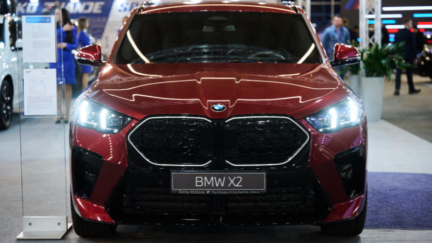 dan-državnosti - 1 BMW X2 na sajmu 2024