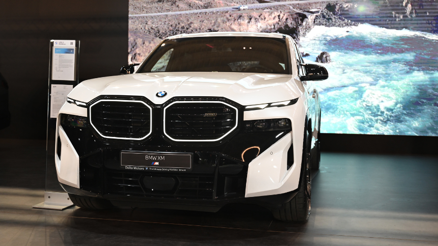 dan-državnosti - 3 BMW XM na sajmu 2024