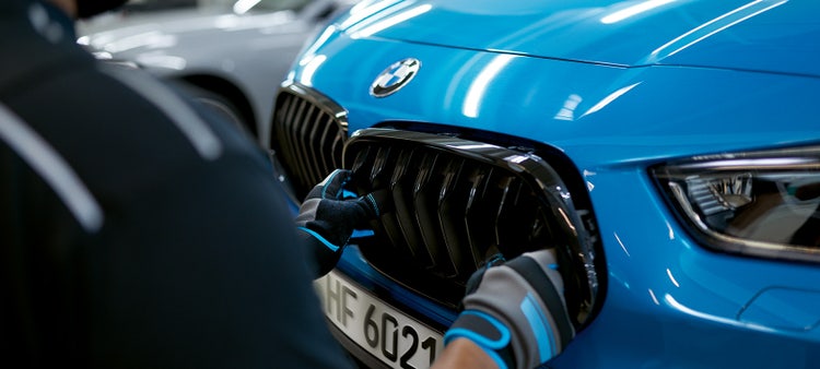 BMW serifikovane auto-mehaničarske radionice i farbare BMW Repair and Care (Popravka i nega)
